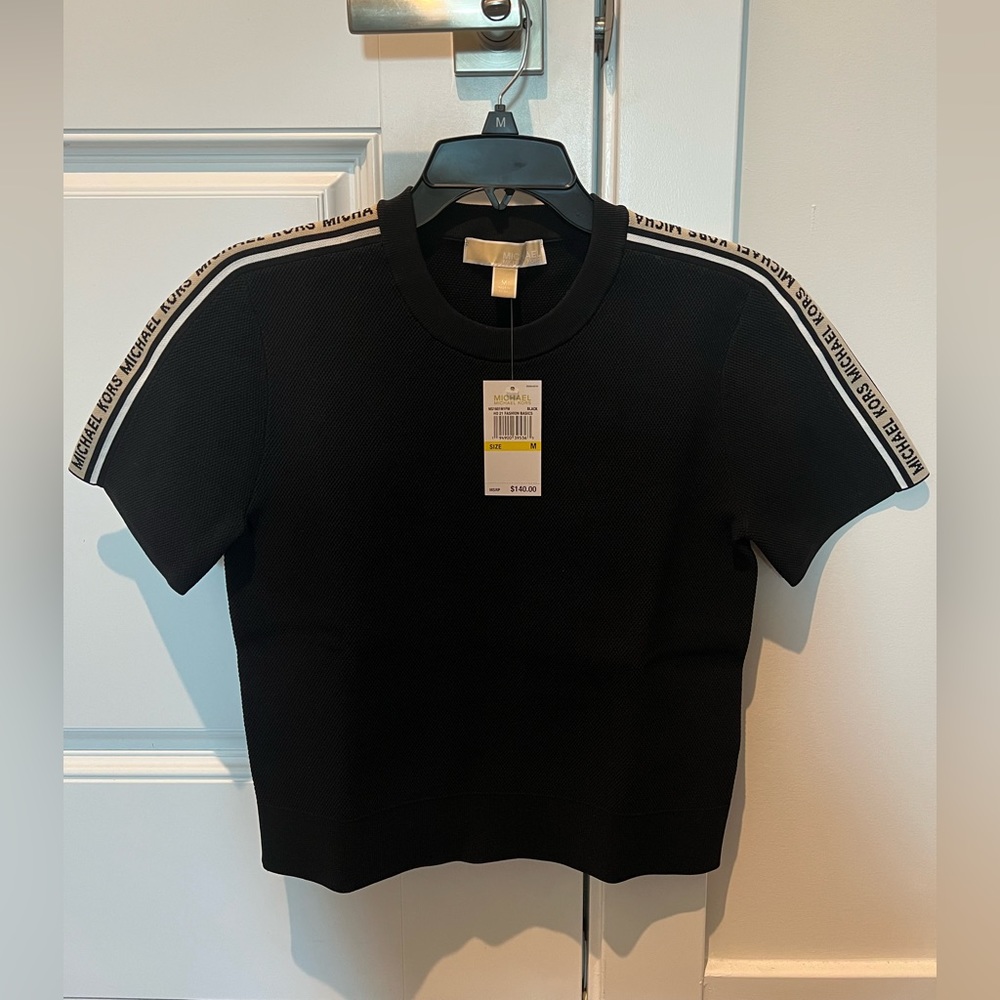 MK LOGO TAPE TEXTURED KNIT SHORT SLEEVE SWEATER.